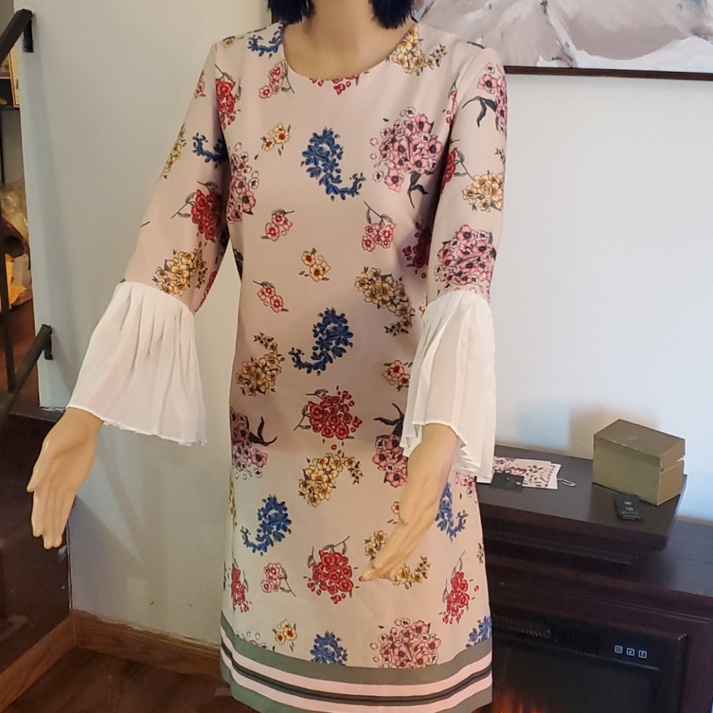 7th Avenue NY and Company Size Medium NWOT